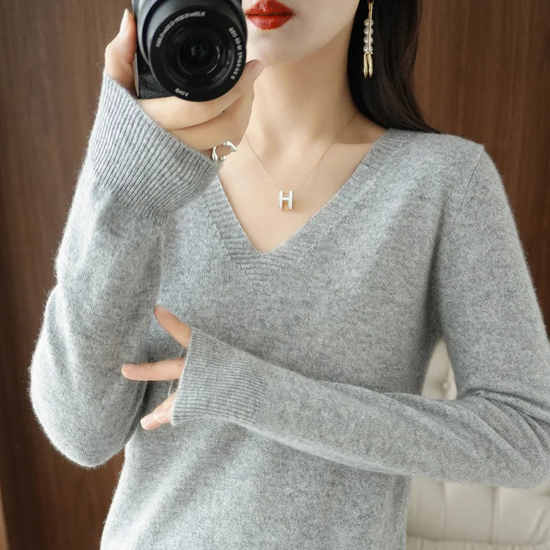 -Style | Cozy V-Neck Pullover Sweater
