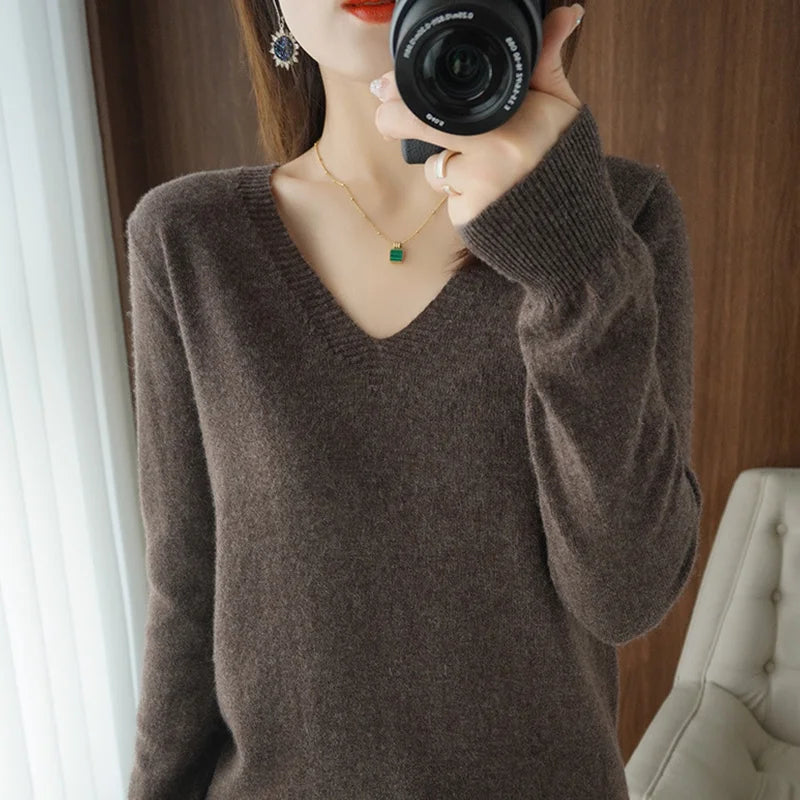 -Style | Cozy V-Neck Pullover Sweater